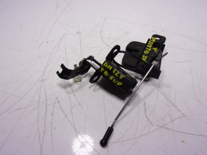 Recambio de cerradura puerta trasera derecha para volkswagen caddy furgón/kombi 2.0 tdi referencia OEM IAM 7E0827162A9B9 2K58275