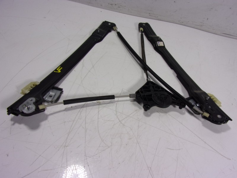 Recambio de elevalunas delantero derecho para volkswagen caddy furgón/kombi 2.0 tdi referencia OEM IAM 2K5837462  