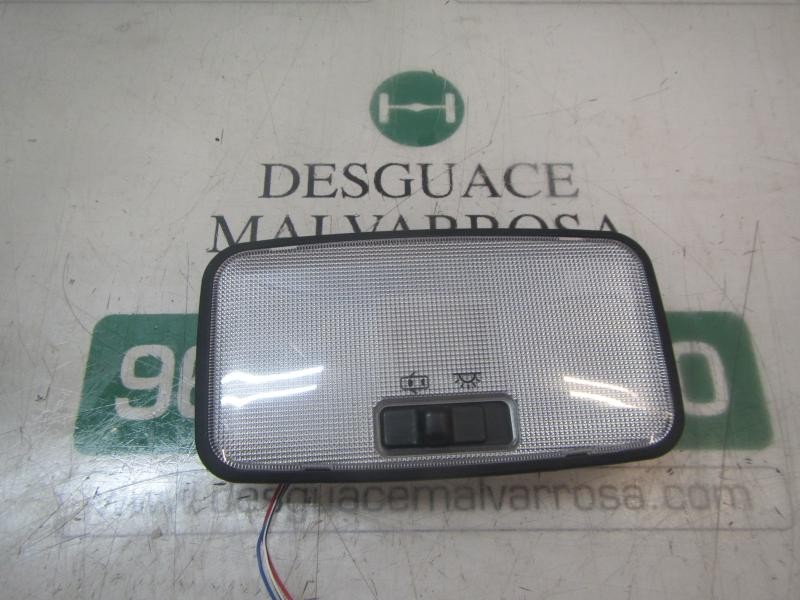 Recambio de piloto interior para toyota corolla hybrid referencia OEM IAM 8124060060C1  