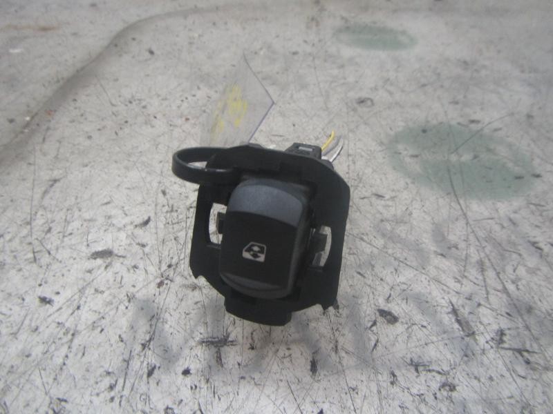 Recambio de mando elevalunas trasero derecho para renault vel satis (bj0) initiale referencia OEM IAM 8200114209  