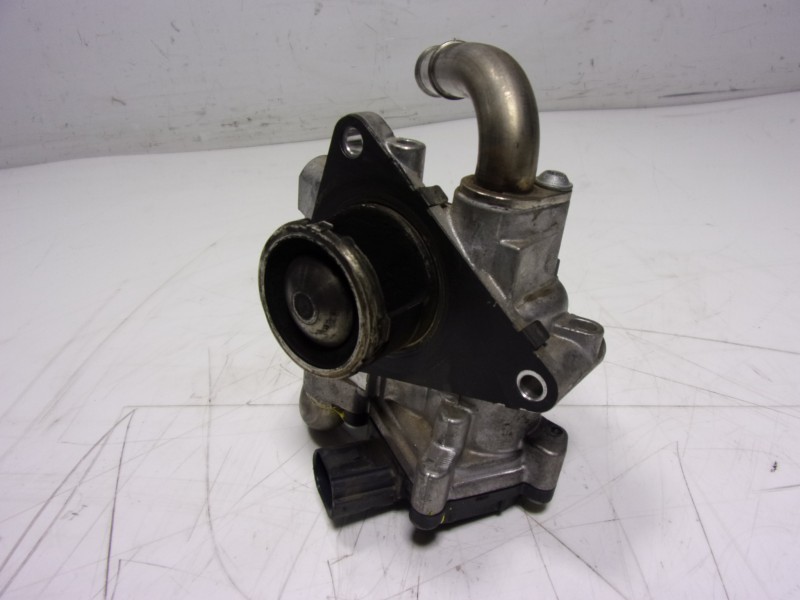 Recambio de valvula egr para volkswagen caddy furgón/kombi 2.0 tdi referencia OEM IAM 04L131501R 04L131501RV 