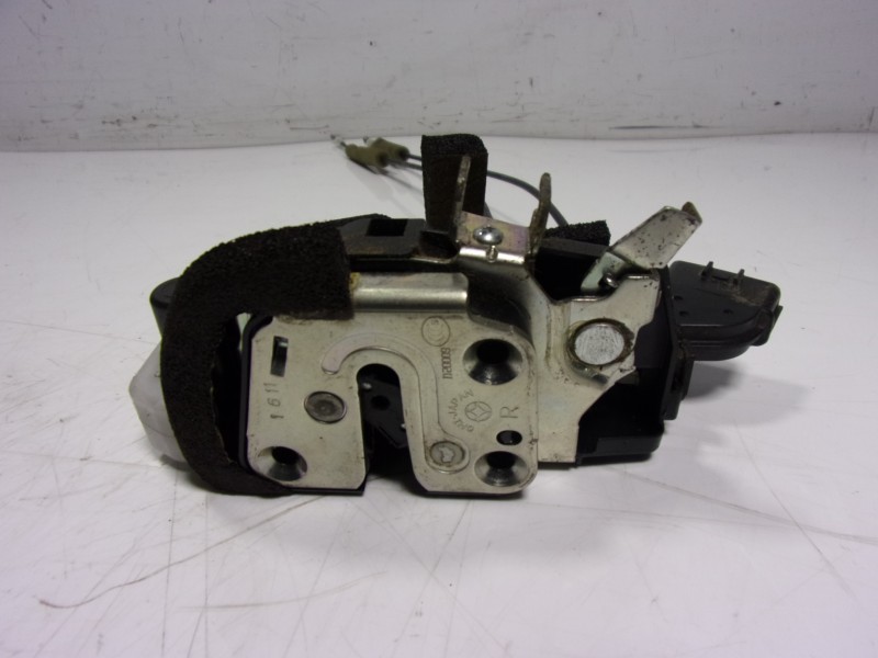 Recambio de cerradura puerta delantera derecha para nissan juke (f15) 1.5 turbodiesel cat referencia OEM IAM 805001KA1A S5611550