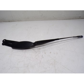 BRAZO LIMPIA DELANTERO DERECHO A2538200244 