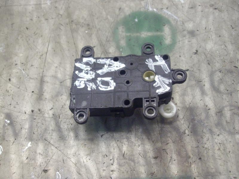 Recambio de motor apertura trampillas climatizador para ssangyong rodius xdi limited awd referencia OEM IAM   