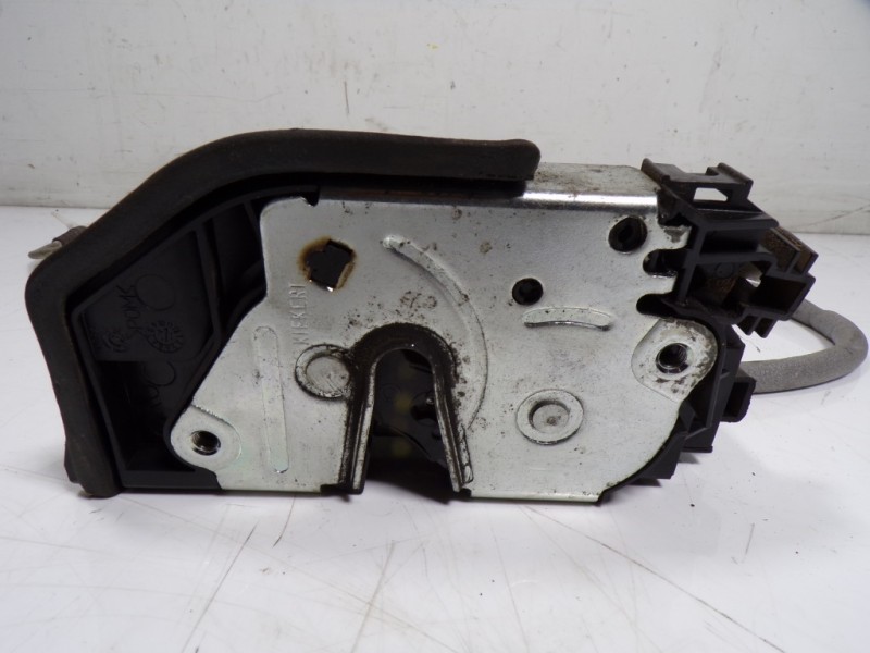 Recambio de cerradura puerta delantera derecha para bmw serie 1 lim. (f20) 2.0 turbodiesel referencia OEM IAM 51217229458 722945