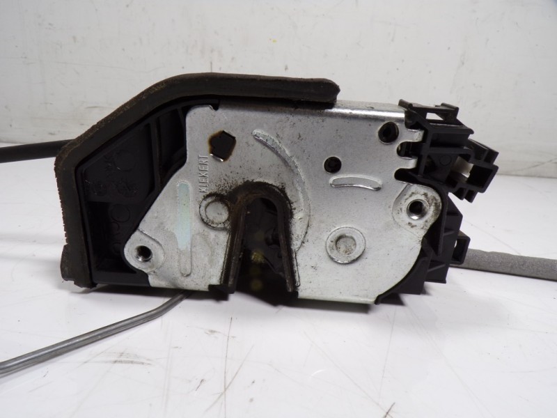 Recambio de cerradura puerta trasera derecha para bmw serie 1 lim. (f20) 2.0 turbodiesel referencia OEM IAM 51217229460 7229460 