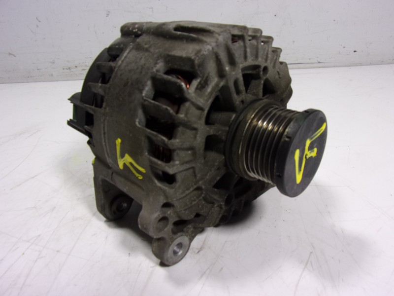 Recambio de alternador para volkswagen golf vii lim. (5g1) 1.6 tdi dpf referencia OEM IAM 03L903023L 03L903023L 