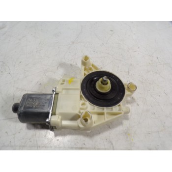 MOTOR ELEVALUNAS DELANTERO IZQUIERDO A2048200142 A2048200142 