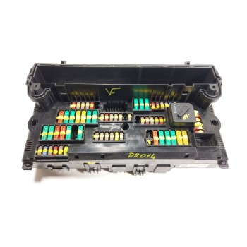 CAJA RELES / FUSIBLES 61149252815 925281503