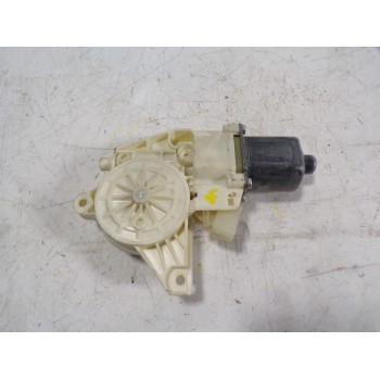 MOTOR ELEVALUNAS TRASERO DERECHO A2048200642 A2048200542 961108100
