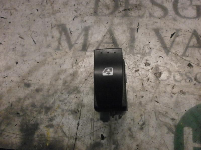 Recambio de mando elevalunas trasero derecho para renault megane ii berlina 5p confort dynamique referencia OEM IAM   