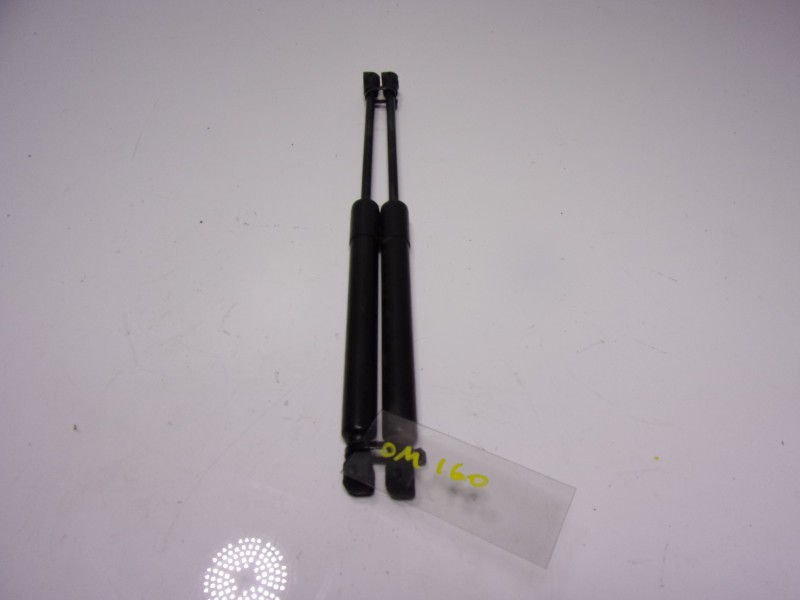 Recambio de amortiguadores maletero / porton para renault captur 0.9 tce referencia OEM IAM 654709991R 654709991R 