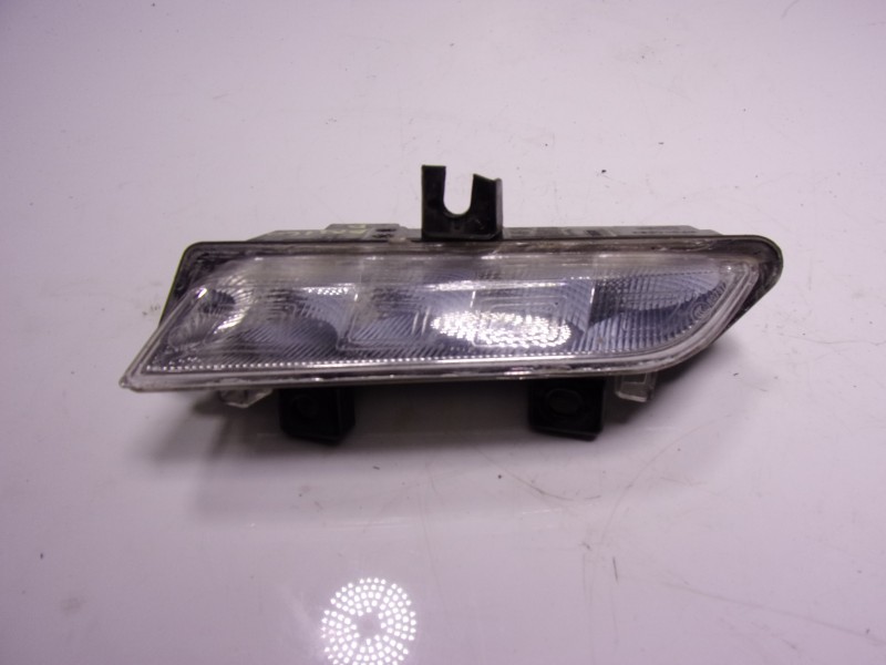 Recambio de piloto delantero derecho para renault captur 0.9 tce referencia OEM IAM 266000411R 266059367R 