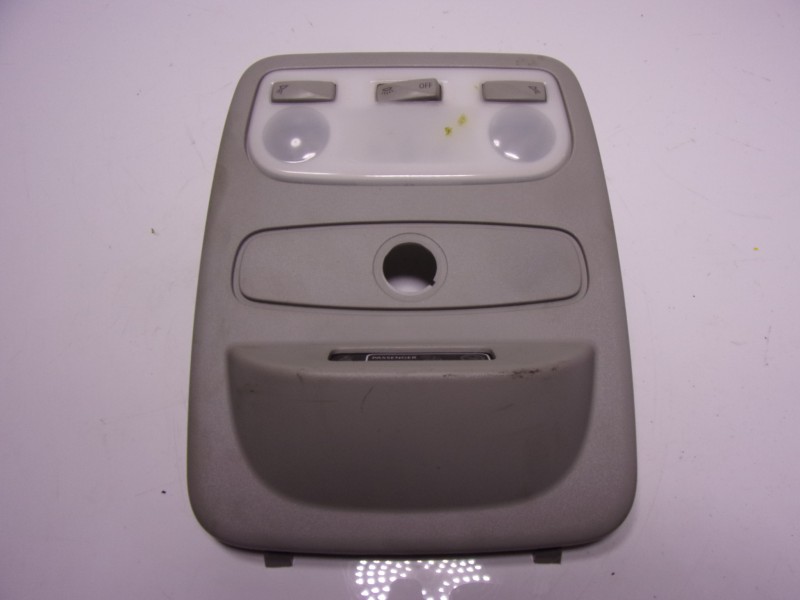 Recambio de piloto interior para renault captur 0.9 tce referencia OEM IAM 264300008R 09303829 