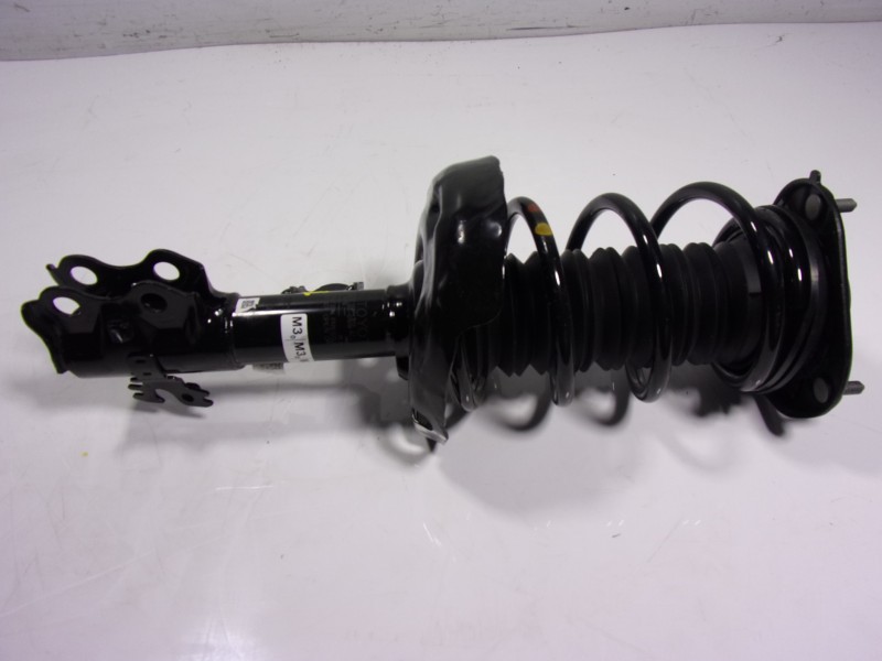 Recambio de amortiguador delantero izquierdo para toyota corolla hybrid referencia OEM IAM 485208Z217 4852002M30 