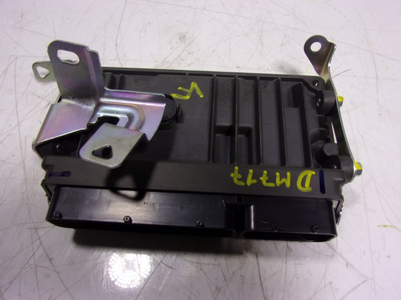 Recambio de centralita motor uce para toyota corolla hybrid referencia OEM IAM 8966602D90 8966602D90 