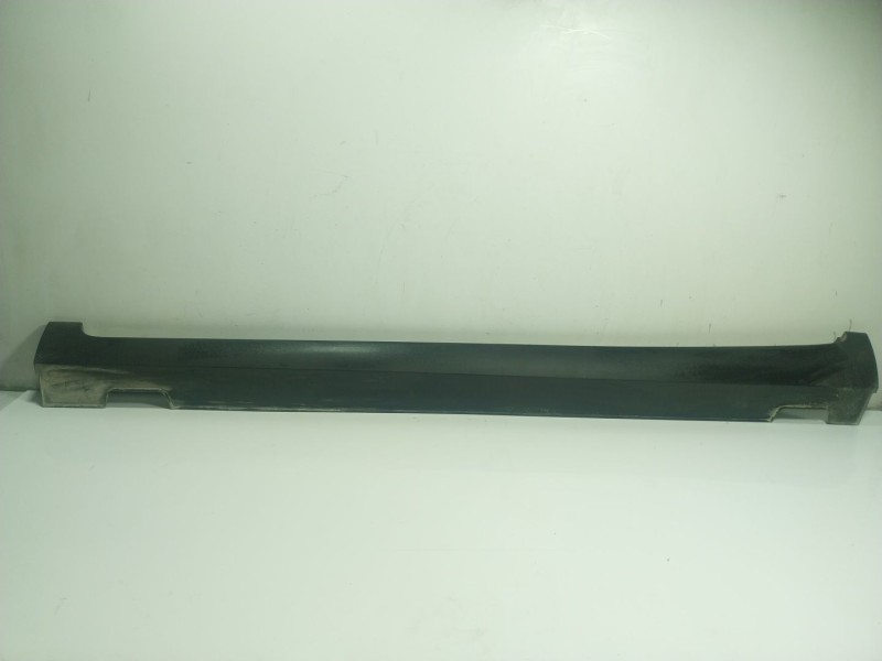 Recambio de faldon lateral para hyundai bayon (bc3) 1.2 mpi referencia OEM IAM 87751Q0400  