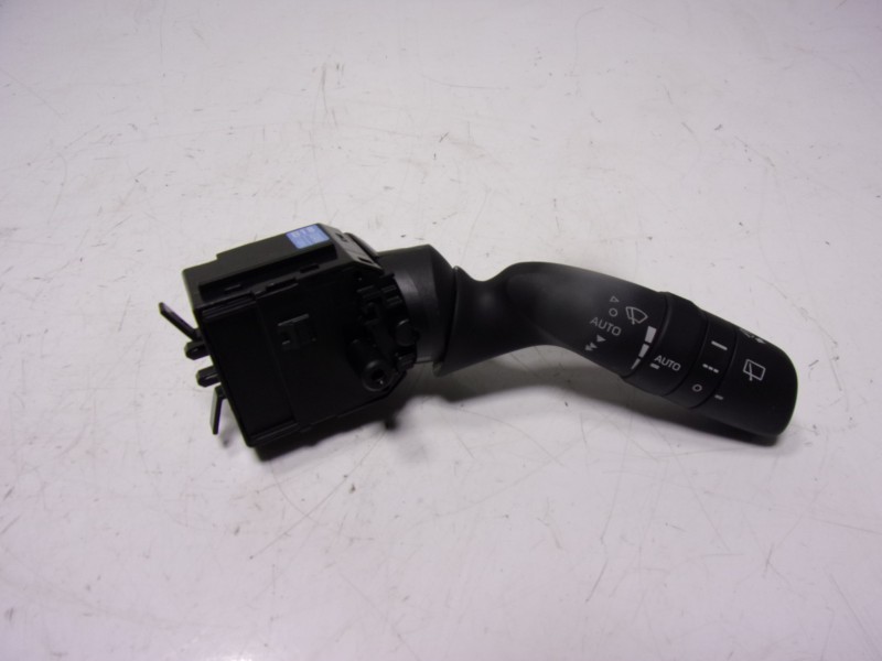 Recambio de mando limpia para toyota corolla hybrid referencia OEM IAM 8465202A30 02A50 
