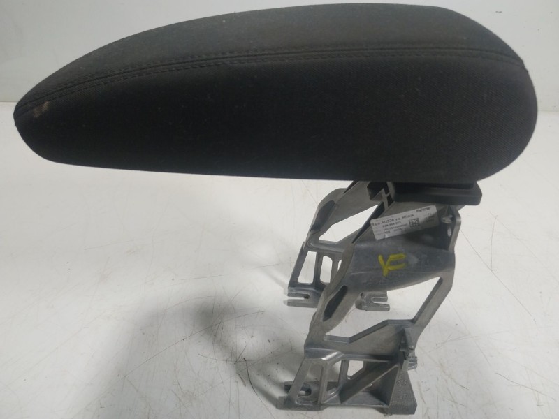 Recambio de apoyabrazos central para audi q3 (f3b) 35 tdi referencia OEM IAM 83A864207FH4 83A864283 83A8642834PK