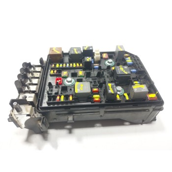 CAJA RELES / FUSIBLES 39040854 39040854 