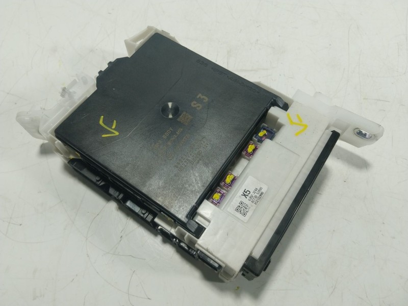 Recambio de caja reles / fusibles para toyota yaris cross (mxp_) 1.5 hybrid (mxpj10) referencia OEM IAM 8273052R90 892210DA80 89