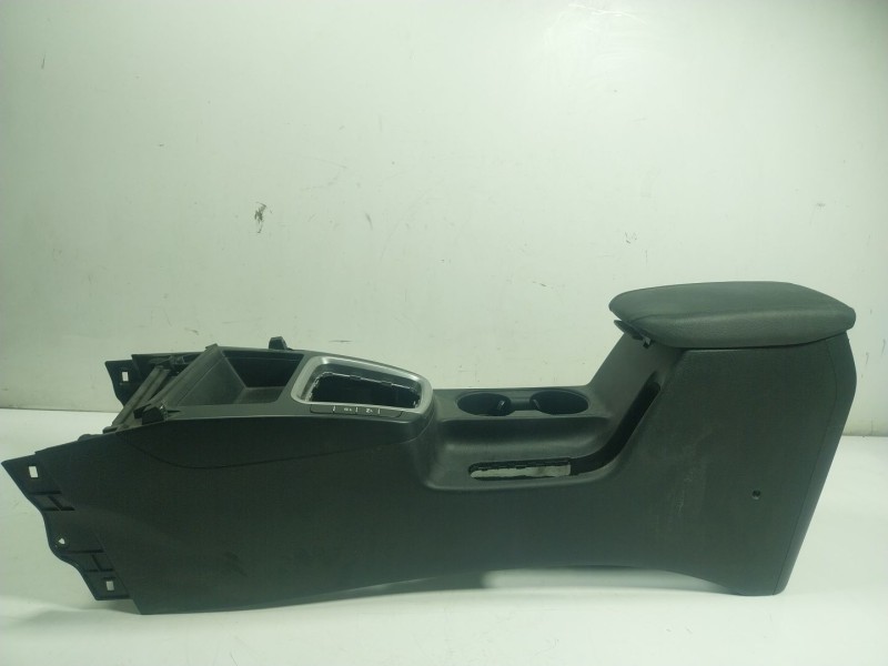 Recambio de apoyabrazos central para kia xceed (cd) 1.0 t-gdi referencia OEM IAM 84660J7000WK  