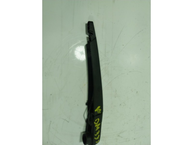 Recambio de brazo limpia trasero para dacia sandero 0.9 tce referencia OEM IAM   