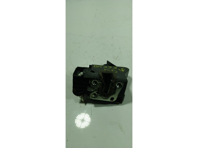 Recambio de cerradura puerta delantera derecha para dacia sandero 0.9 tce referencia OEM IAM  825020994 