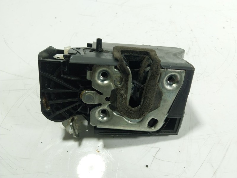 Recambio de cerradura puerta trasera derecha para dacia sandero 0.9 tce referencia OEM IAM  825020994R 
