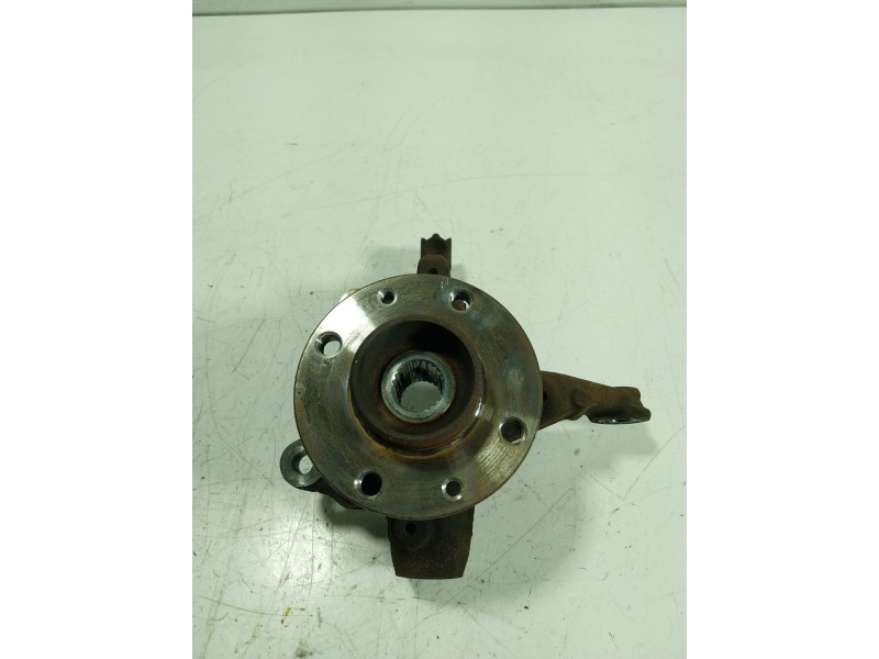 Recambio de mangueta delantera izquierda para dacia sandero 0.9 tce referencia OEM IAM   