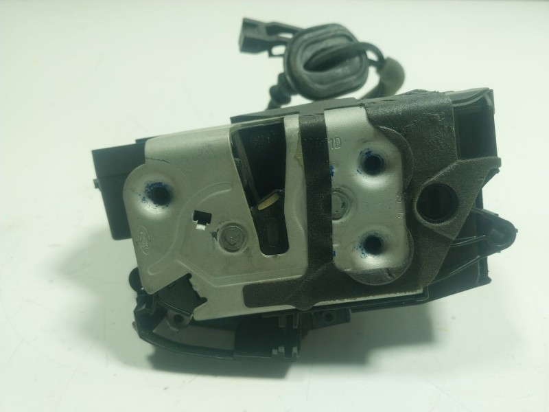 Recambio de cerradura puerta delantera derecha para ford ecosport 1.0 ecoboost referencia OEM IAM 2333349 GN15A219A64EB 