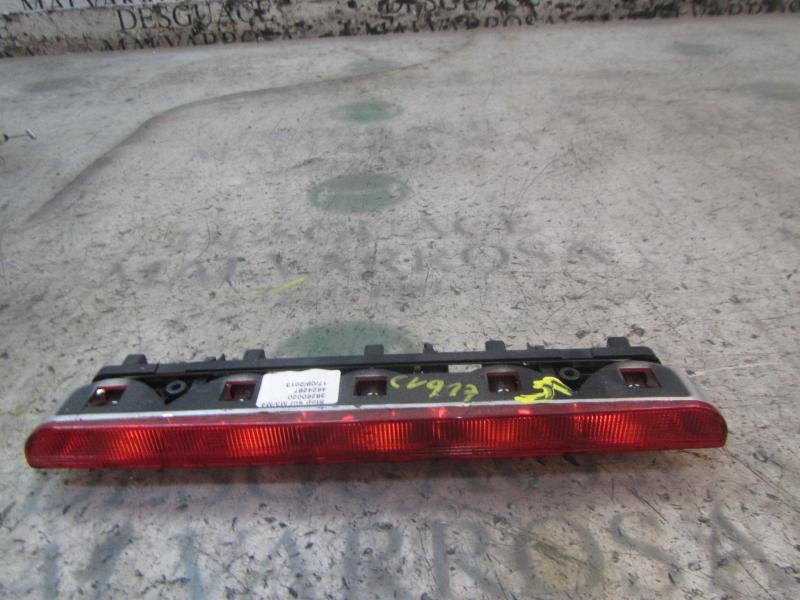 Recambio de piloto trasero central para citroën c-elysée seduction referencia OEM IAM 9675807280  