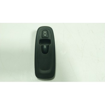 MANDO ELEVALUNAS DELANTERO DERECHO 254116595R 