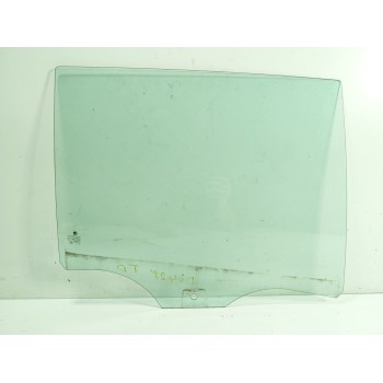 CRISTAL PUERTA TRASERO DERECHO 6V6845206A 