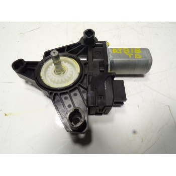 MOTOR ELEVALUNAS TRASERO DERECHO A2469063200 A2469063200 