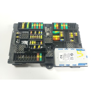 CAJA RELES / FUSIBLES 61145A0E7D0 61145A0E7D102 