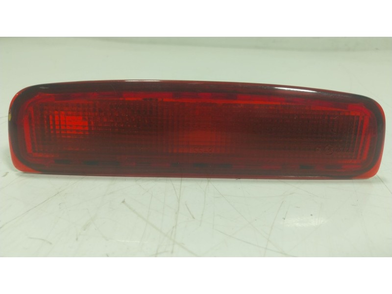 Recambio de piloto trasero central para dacia dokker furgoneta/monovolumen 1.6 referencia OEM IAM 8200690117  