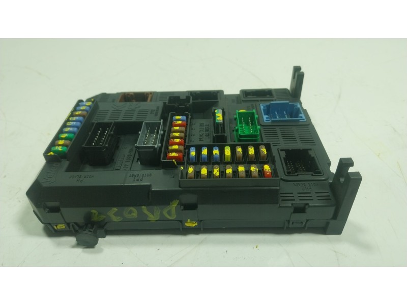 Recambio de caja reles / fusibles para peugeot 2008 i (cu_) 1.6 hdi referencia OEM IAM 1611785780 9807532080 
