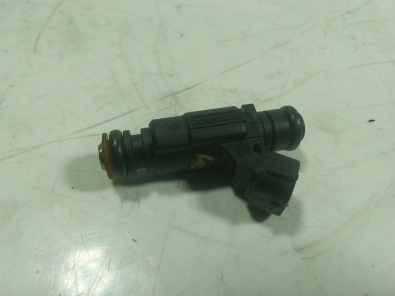 Recambio de inyector para bentley continental gt supersports referencia OEM IAM  07C906031B 