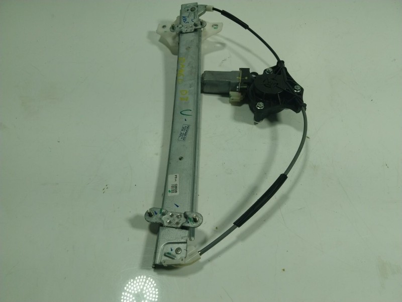 Recambio de elevalunas delantero izquierdo para hyundai i10 1.2 cat referencia OEM IAM 82403B4110 82450B4000 82450B4000