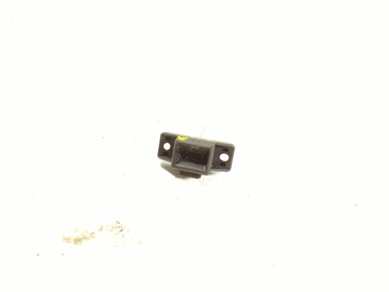 Recambio de cerradura maletero / porton para dacia sandero stepway referencia OEM IAM 7700838546  