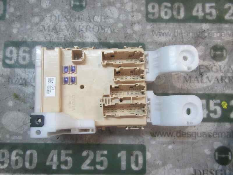 Recambio de caja reles / fusibles para toyota rav 4 referencia OEM IAM 8273042811 63586798 63586798