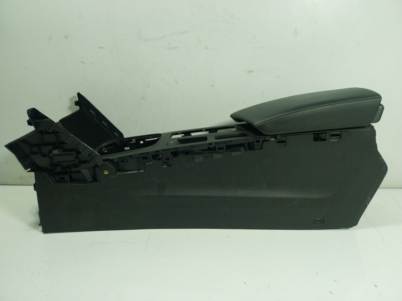 Recambio de apoyabrazos central para renault megane iv berlina 5p 1.3 tce referencia OEM IAM 969202599R  