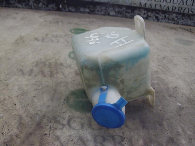 Recambio de deposito limpia para ssangyong rodius xdi limited awd referencia OEM IAM   