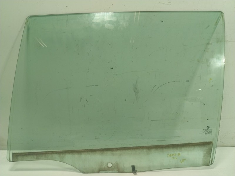 Recambio de cristal puerta trasero izquierdo para skoda octavia iii combi (5e5, 5e6) 2.0 tdi referencia OEM IAM 5E9845205C  