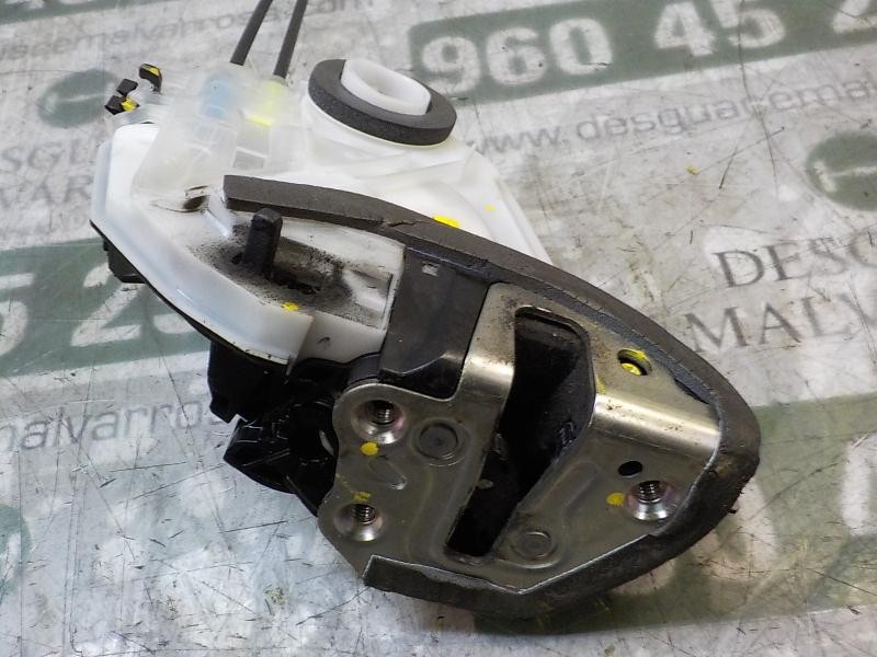 Recambio de cerradura puerta trasera derecha para toyota aygo 1.0 cat referencia OEM IAM 6905002390  