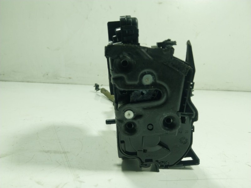 Recambio de cerradura puerta trasera derecha para renault megane iv berlina 5p 1.3 tce referencia OEM IAM 825020600R 825021410R 