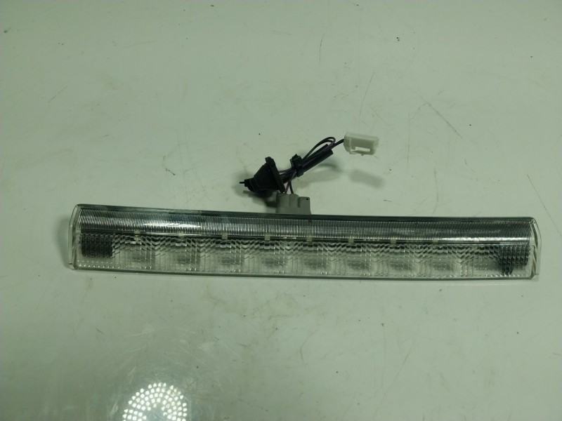 Recambio de piloto trasero central para toyota rav 4 v (_a5_, _h5_) 2.5 hybrid (axap54) referencia OEM IAM 8157048080  