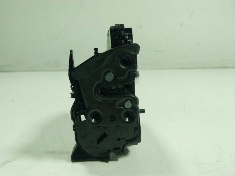 Recambio de cerradura puerta trasera izquierda para renault megane iv berlina 5p 1.3 tce referencia OEM IAM 825039969R 825035881