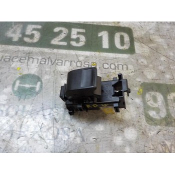 MANDO ELEVALUNAS DELANTERO DERECHO 848100D030 